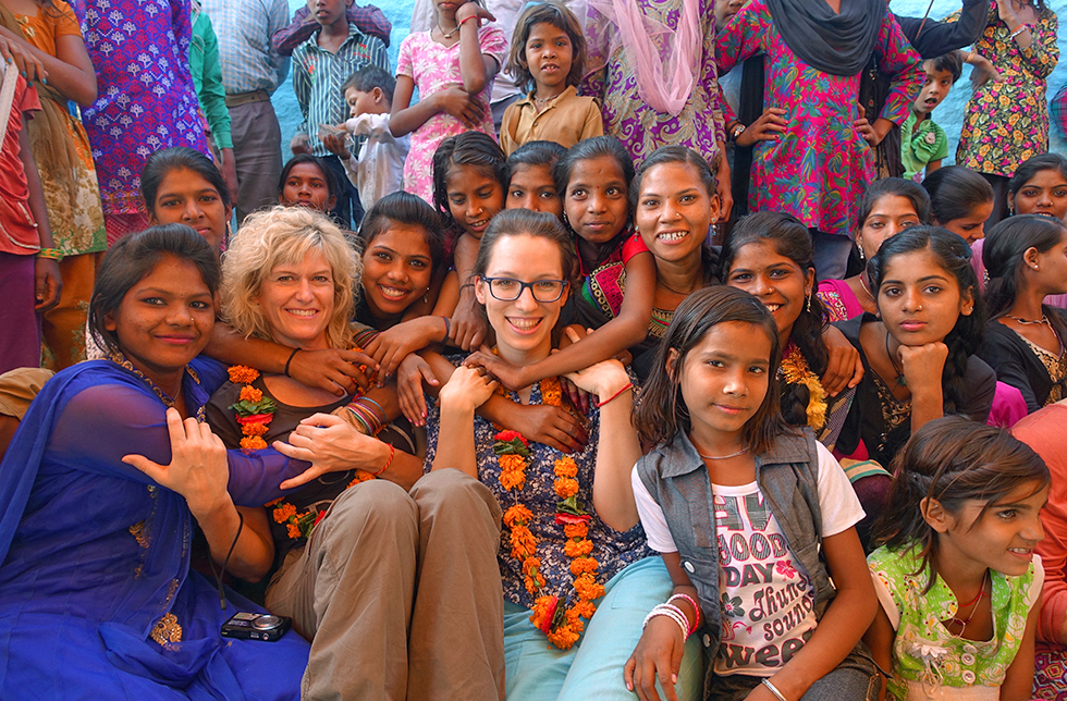 Paten können ihr Patenkind und dessen Familie besuchen.